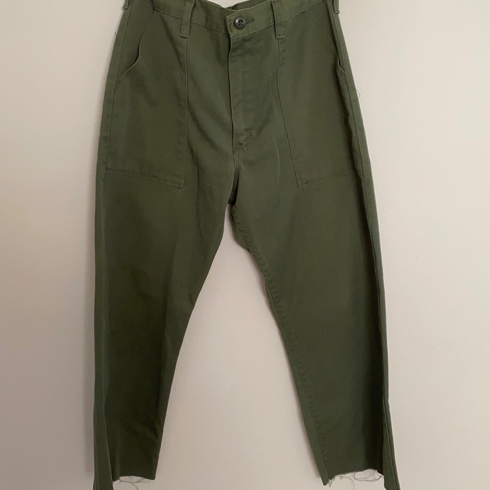 Vintage high waisted army pants with raw hem